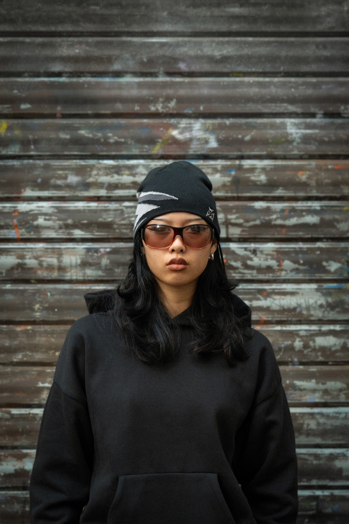 BLACK LOGO BEANIE - Beanie SIDE ARTS (3)
