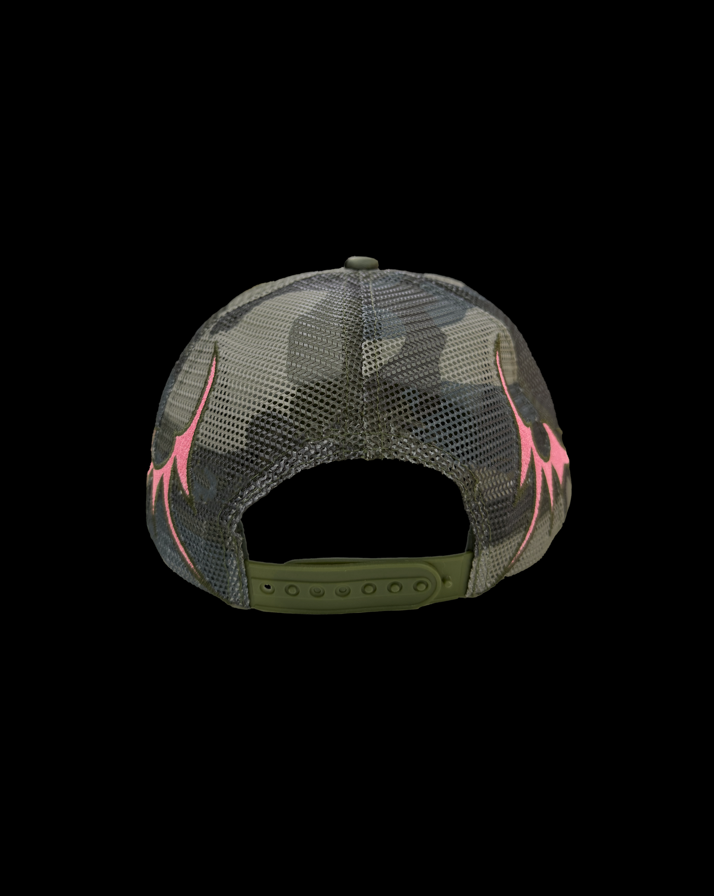 THE CAMO TRUCKER
